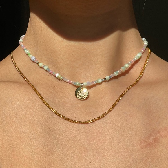 Beaded necklace with smiley face charm - Picture 1 of 8